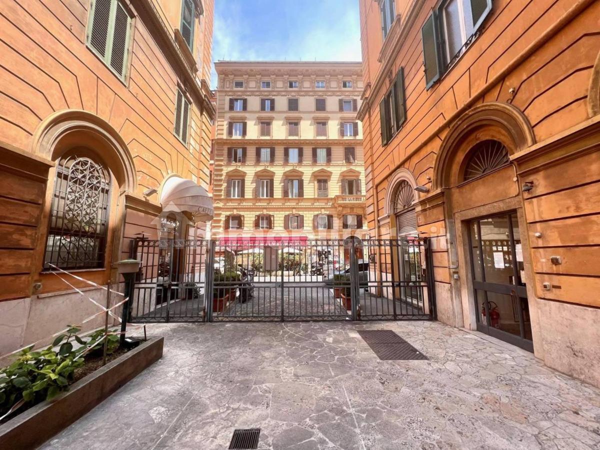 Ricettiva Risorgimento San Pietro E Musei Vaticani Rome Bagian luar foto